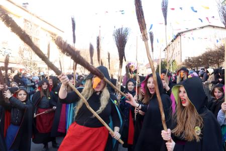 PUSTNI KARNEVAL PUSTOLETJE 89 FOTO LJUBO VUKELIČ